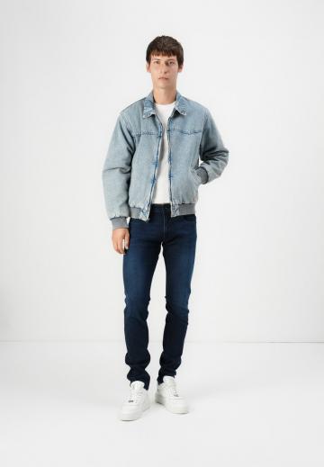 Узкие джинсы