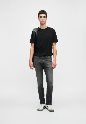 Узкие джинсы