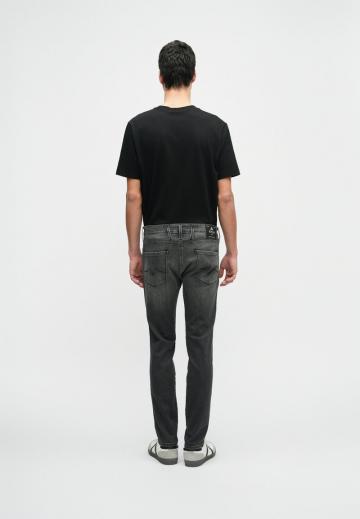 Узкие джинсы