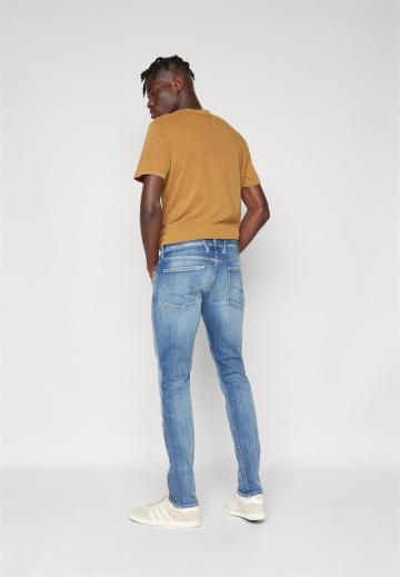 Узкие джинсы