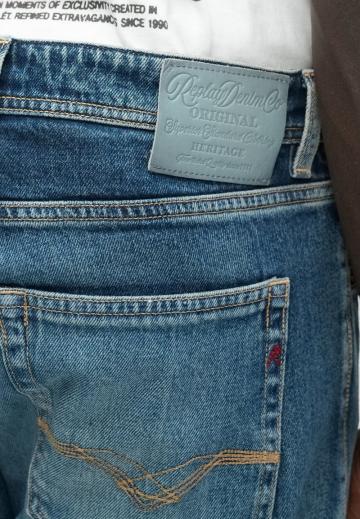 Прямые джинсы