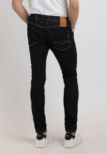 Узкие джинсы