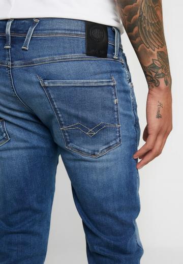 Узкие джинсы
