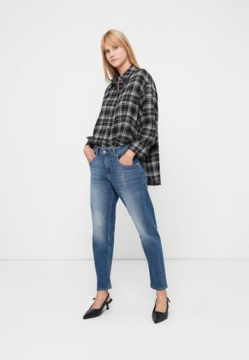 Узкие джинсы