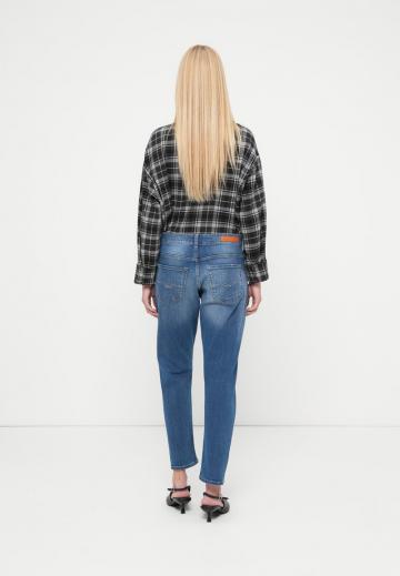 Узкие джинсы