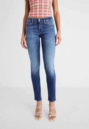 Узкие джинсы