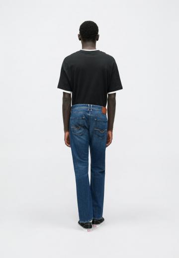 Прямые джинсы