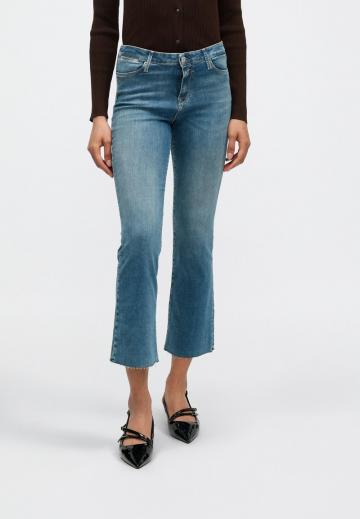 Короткие джинсы