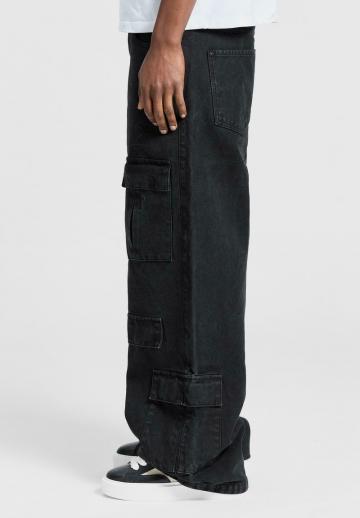 Брюки с накладными карманами