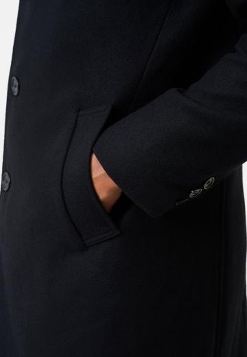 Короткое пальто