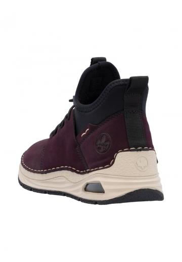 Ботинки на шнуровке