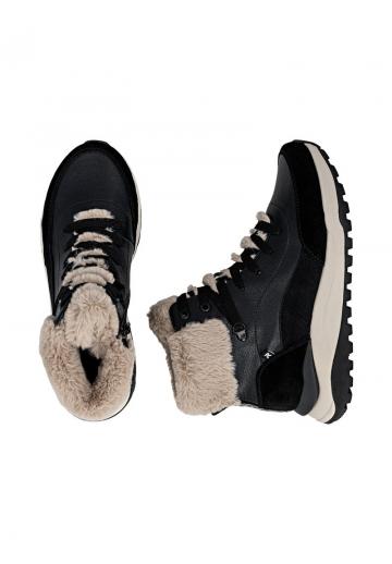 Сапожки на танкетке