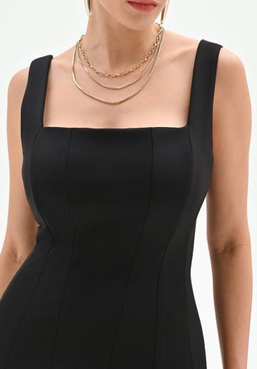 Платье футляр