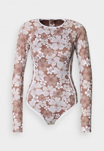 Слитный купальник