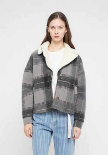 Зимняя куртка