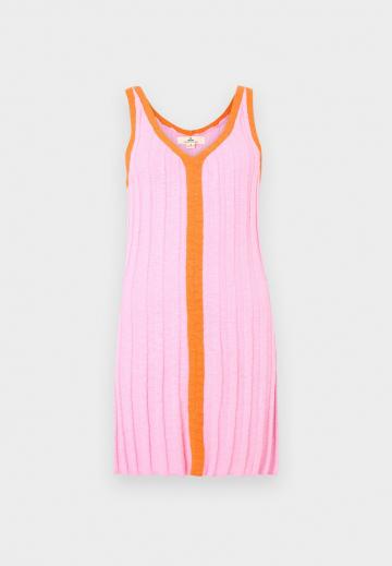 Вязаное платье