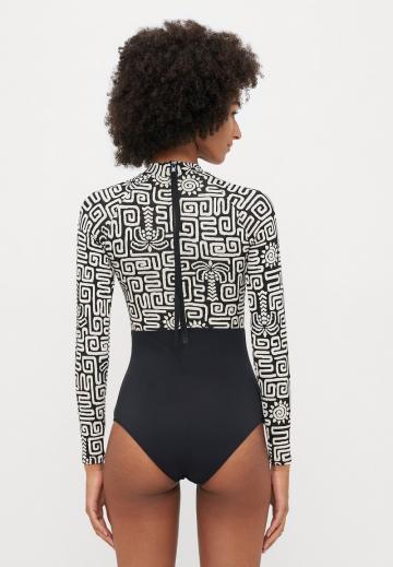 Слитный купальник