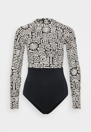 Слитный купальник