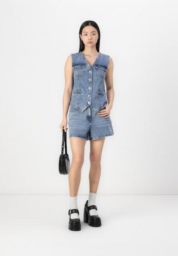 Джинсовая жилетка