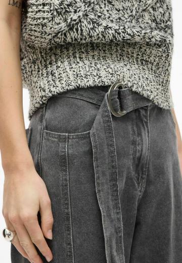 Прямые джинсы