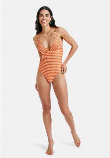 Слитный купальник