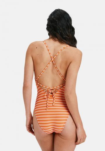 Слитный купальник