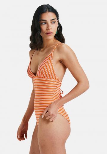 Слитный купальник