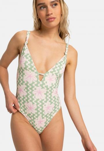 Слитный купальник