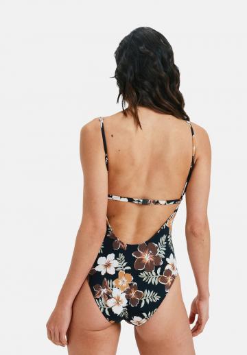 Слитный купальник