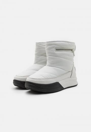 Зимние ботинки