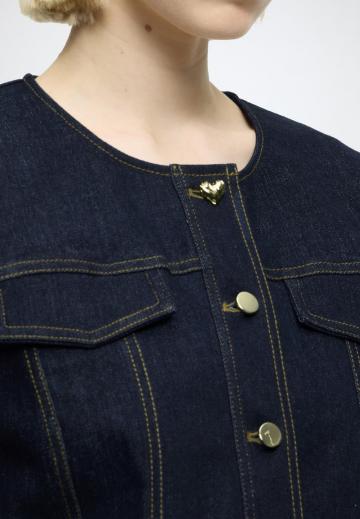 Джинсовая куртка