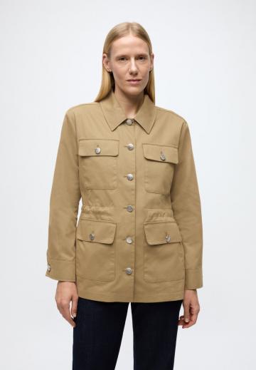 Куртка с накладнымит карманами