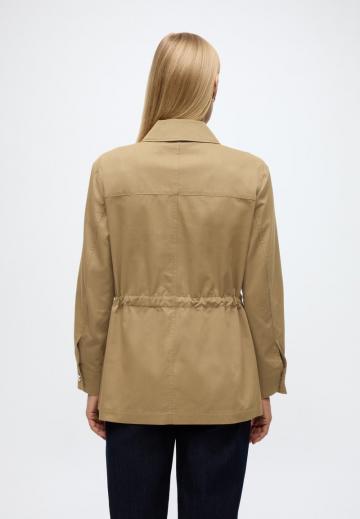 Куртка с накладнымит карманами