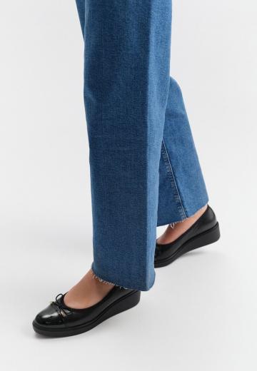 Туфли на танкетке