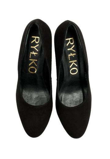 Туфли с высоким носом