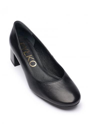 Туфли с высоким носом