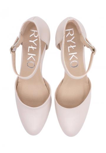 Туфли с ремешком