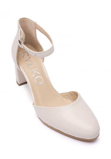 Туфли с ремешком