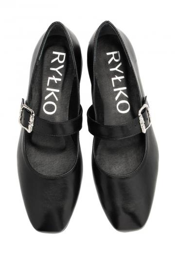 Туфли с ремешком