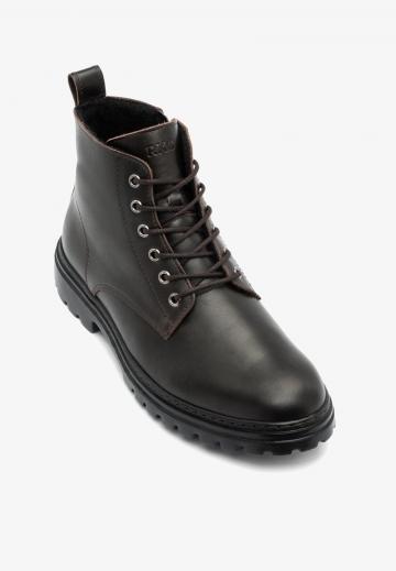 Ботинки на шнуровке
