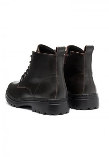 Ботинки на шнуровке