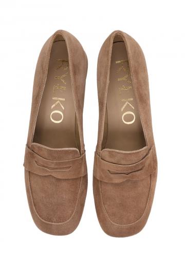 Туфли с высоким носом