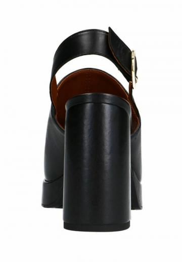 Босоножки на платформе