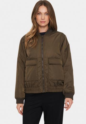 Куртка с накладнымит карманами