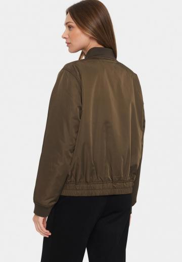 Куртка с накладнымит карманами