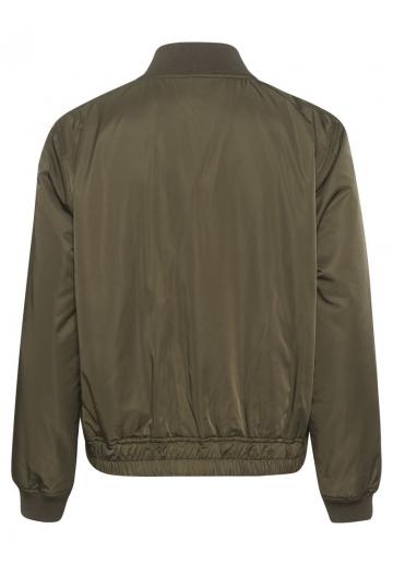 Куртка с накладнымит карманами