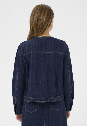 Джинсовая куртка