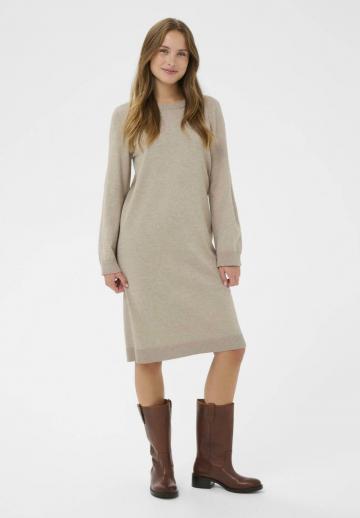 Вязаное платье