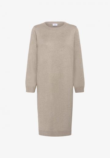 Вязаное платье