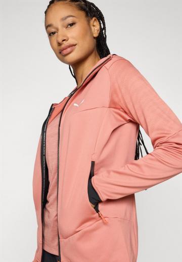 Спортивная куртка